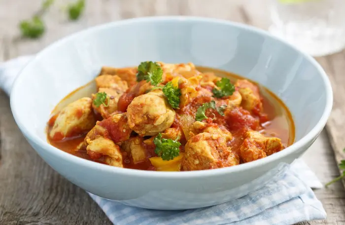 طرز تهیه خورشت مرغ و آلو بخارا
