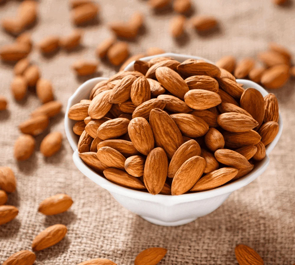 آشنایی با خواص بادام برای گلود درد