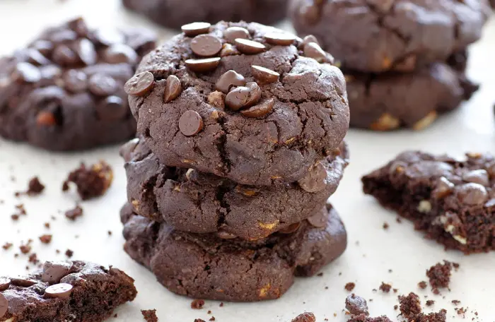 making-chocolate-cookies