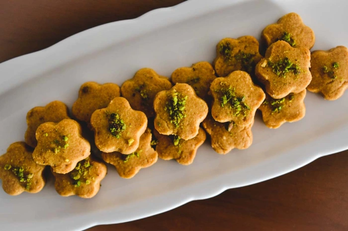 طرز تهیه شیرینی نخودچی بدون استراحت