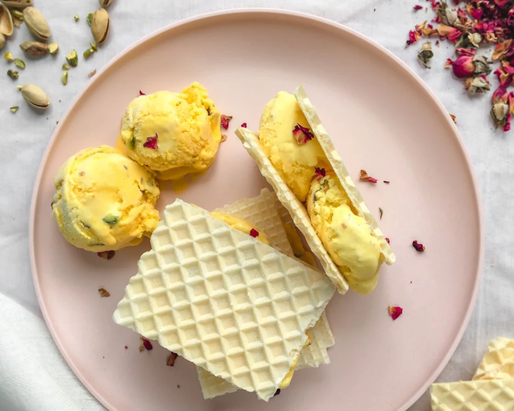 طرز تهیه بستنی زعفرانی