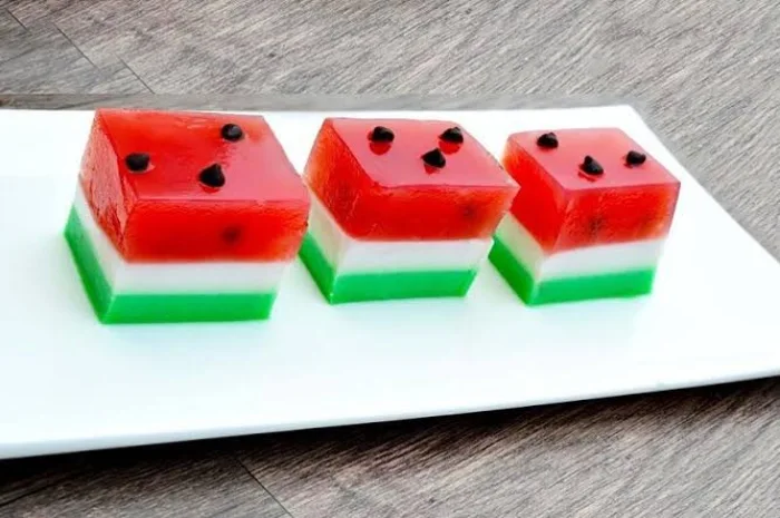 ژله شب یلدا انار و هندوانه