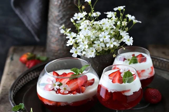 طرز تهیه ژله بستنی صورتی